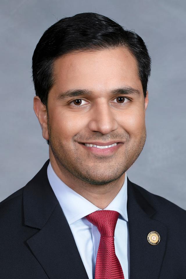 Sen. Mujtaba A. Mohammed headshot