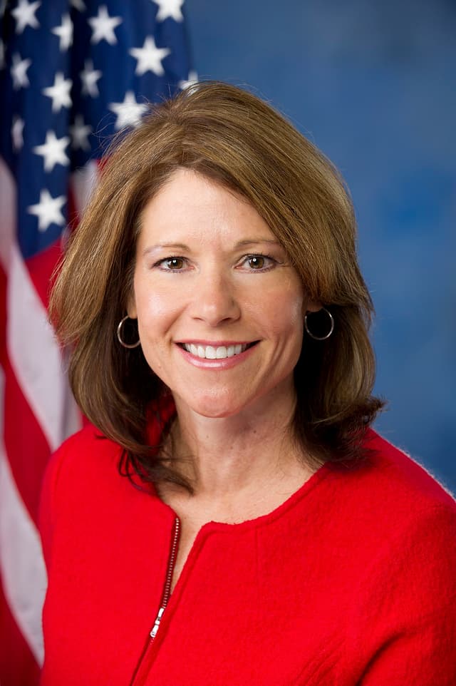 Rep. Cheri Bustos headshot