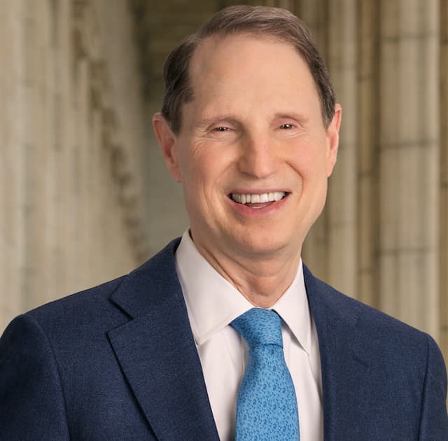 Sen. Ron Wyden headshot