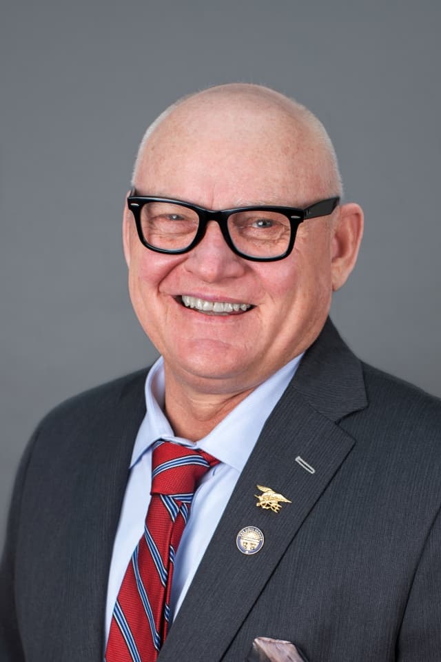 Sen. Frank Hoagland headshot