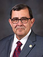 Sen. Pete Flores headshot